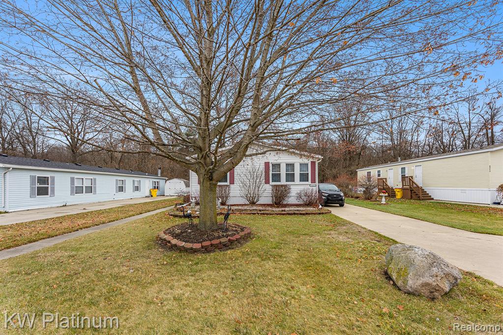8042 Harbour Drive Property Photo 3