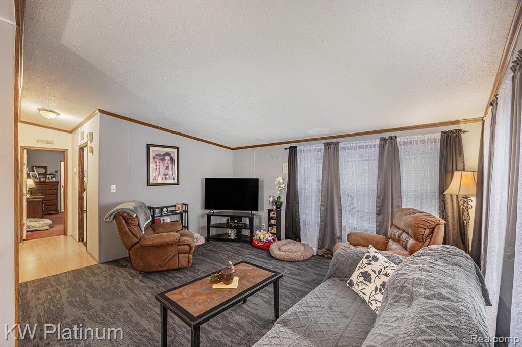 8042 Harbour Drive Property Photo 4