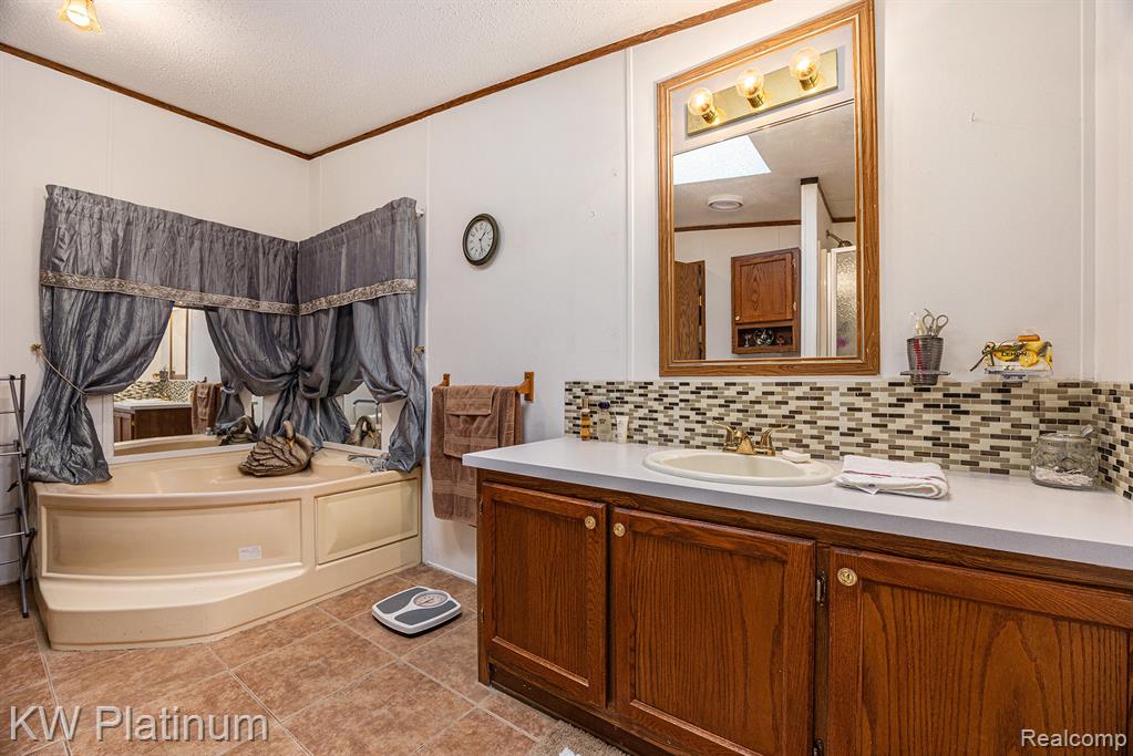 8042 Harbour Drive Property Photo 17