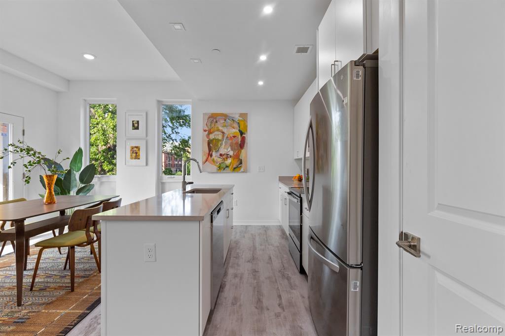 655 W Willis Street Property Photo 5