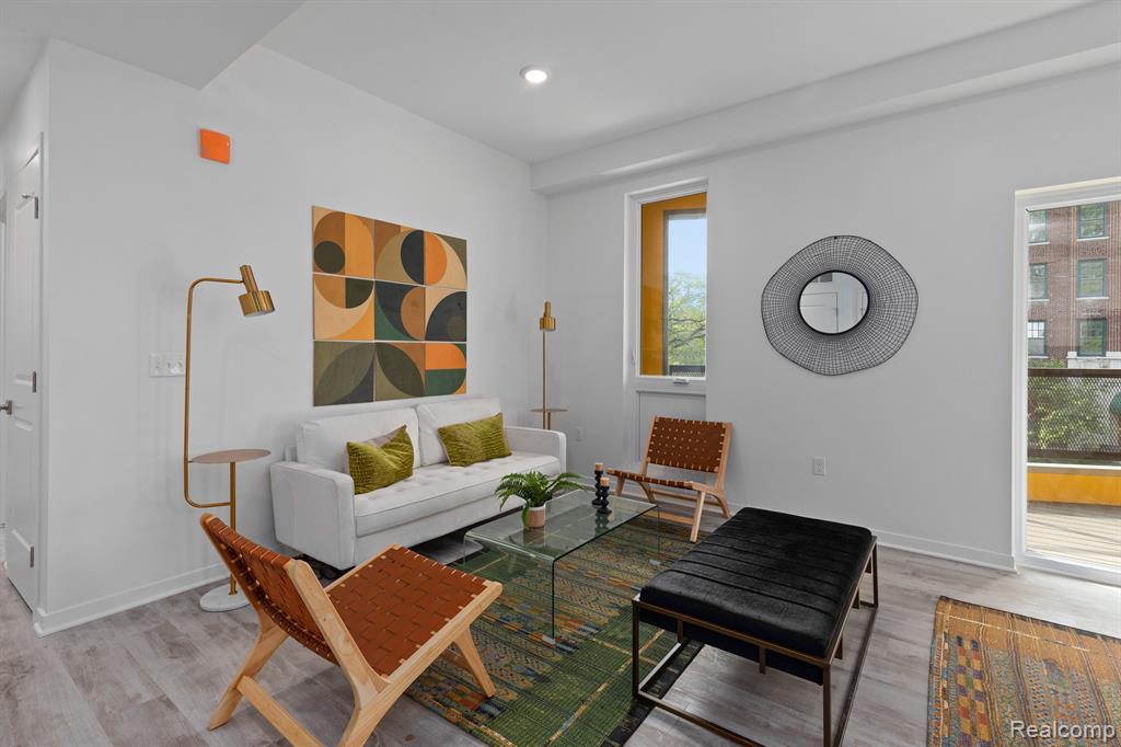655 W Willis Street Property Photo 6
