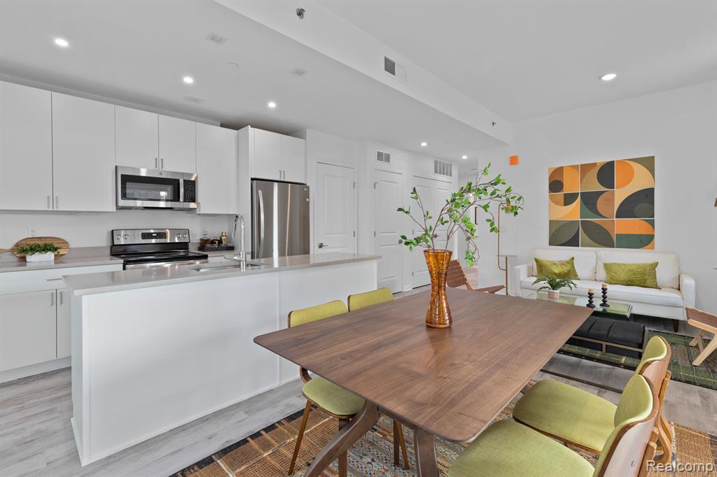 655 W Willis Street Property Photo 7
