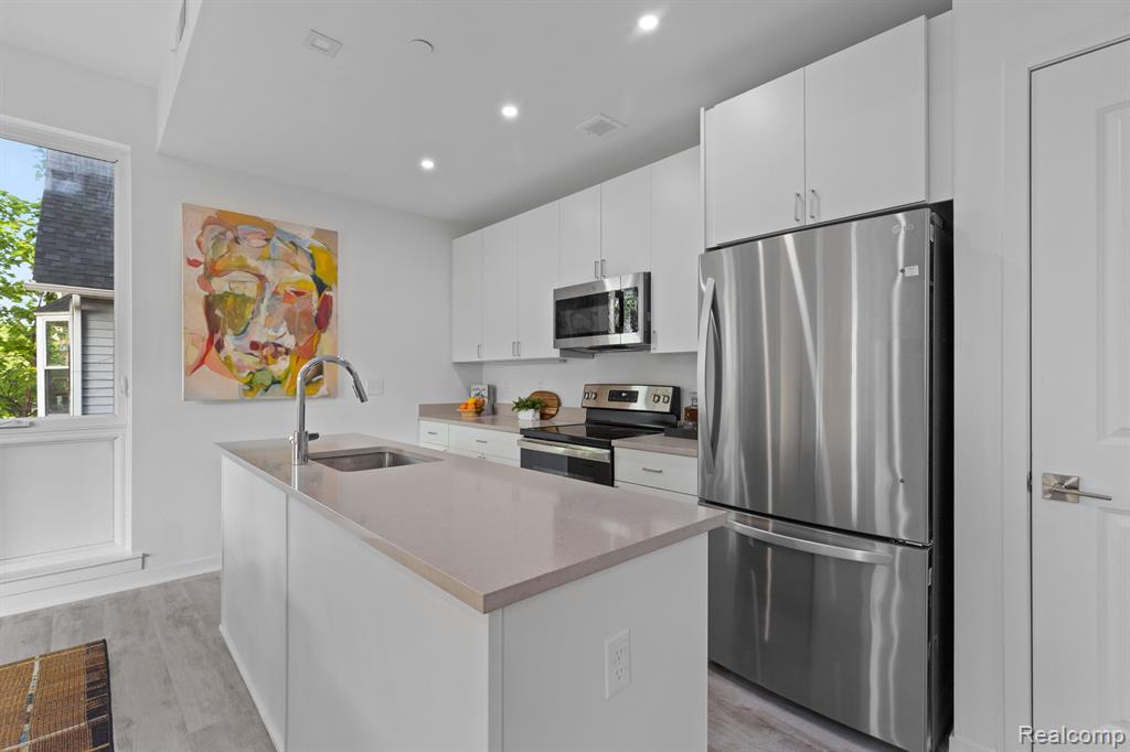 655 W Willis Street Property Photo 12