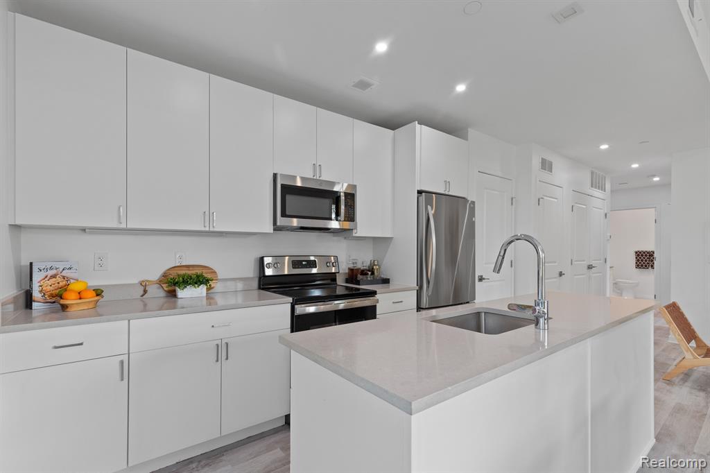 655 W Willis Street Property Photo 13