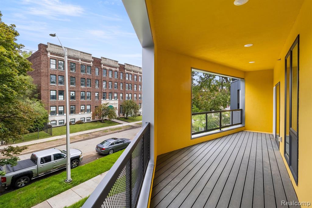 655 W Willis Street Property Photo 16