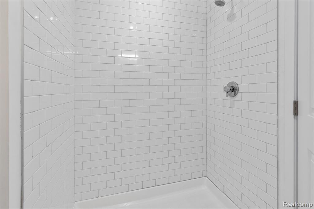 655 W Willis Street Property Photo 21