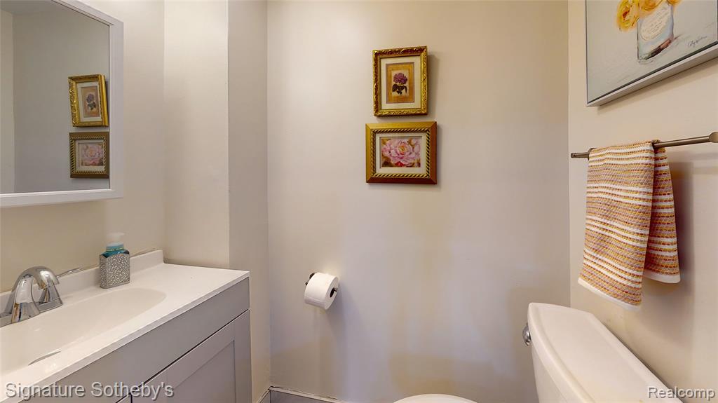 2002 Ridgemont Road Property Photo 15