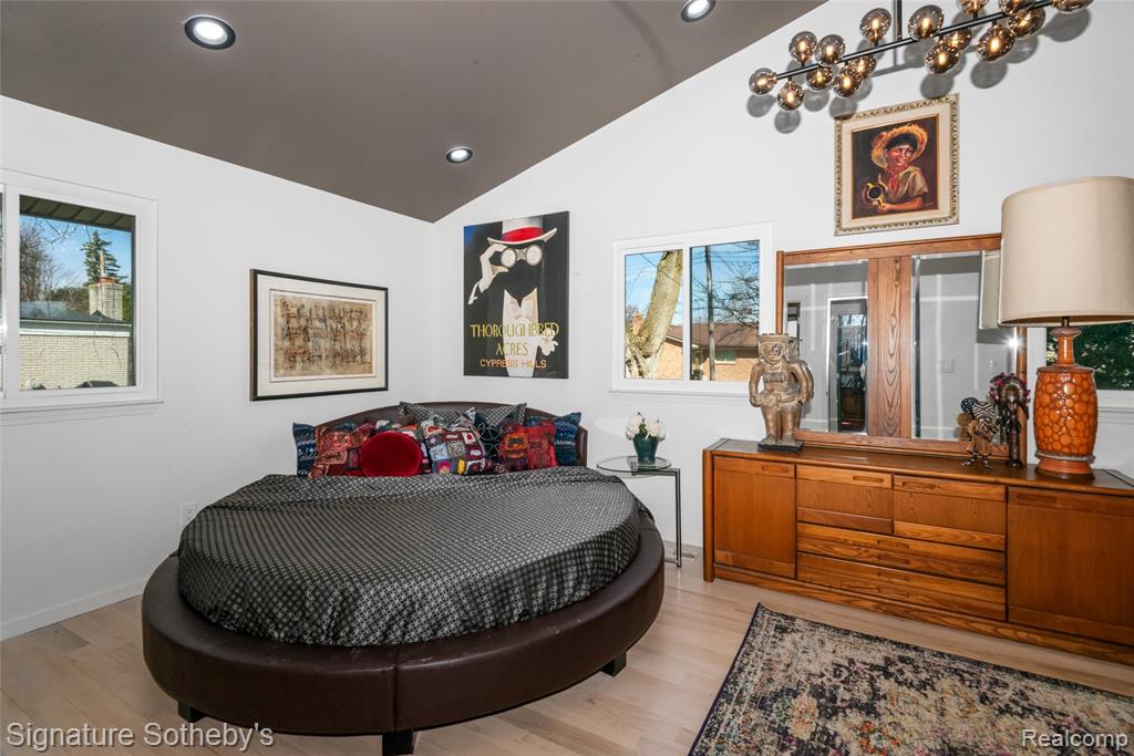 16615 Walcliff Drive Property Photo 7