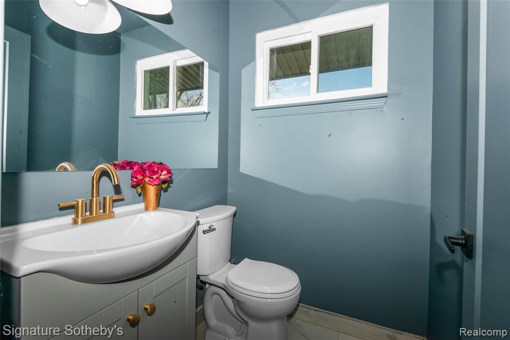16615 Walcliff Drive Property Photo 11