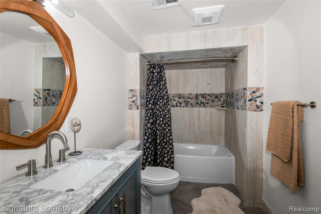 16615 Walcliff Drive Property Photo 13