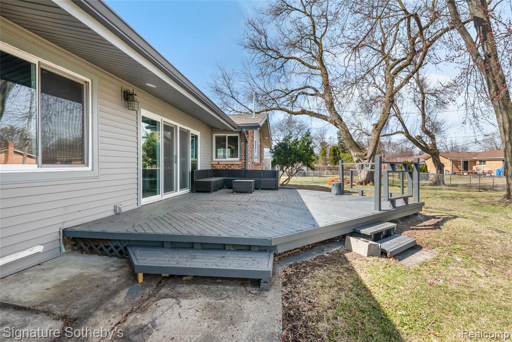 16615 Walcliff Drive Property Photo 17