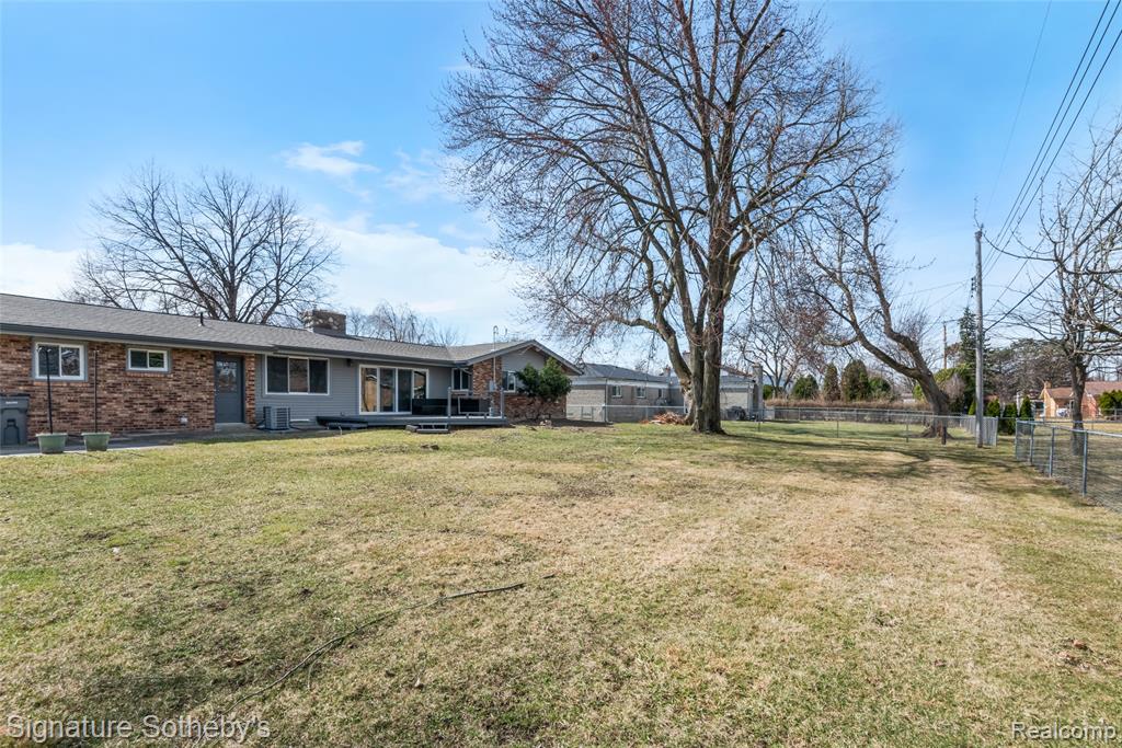 16615 Walcliff Drive Property Photo 18