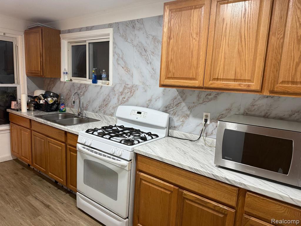 6107 Auburn Property Photo 2