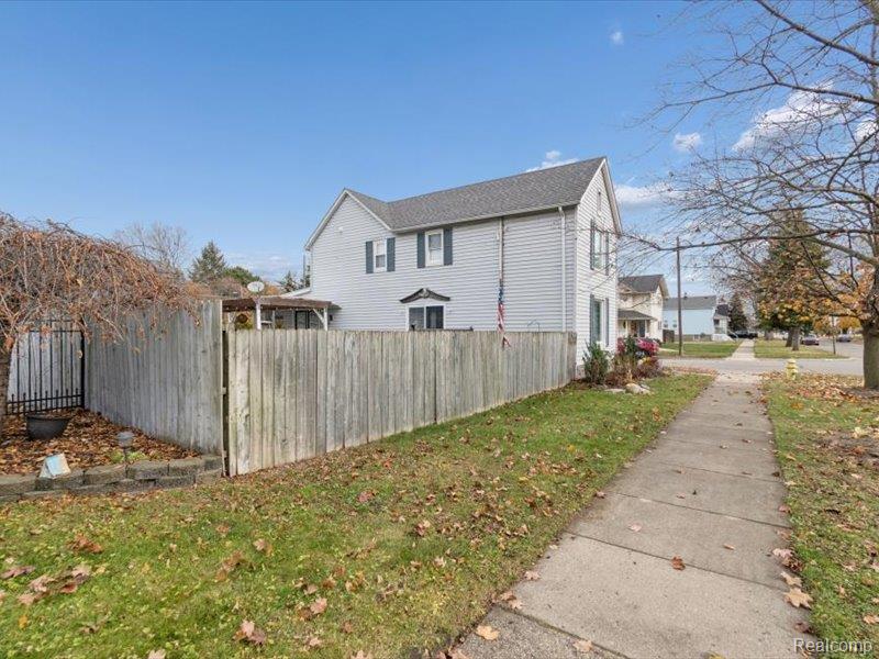404 Pine Street Property Photo 2