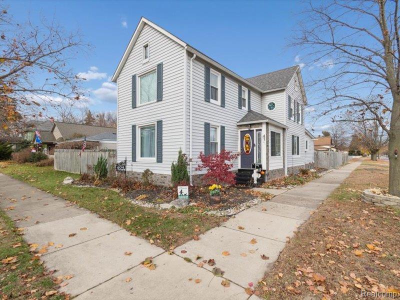 404 Pine Street Property Photo 3