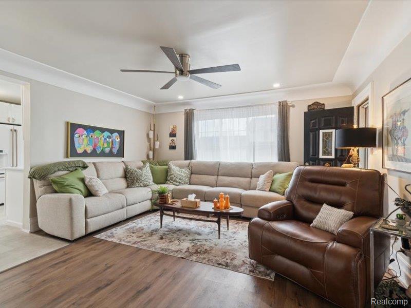 404 Pine Street Property Photo 10
