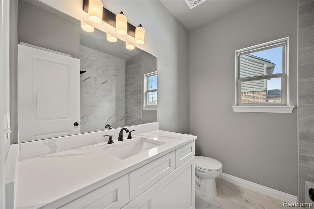 7100 Dryden Road Property Photo 23