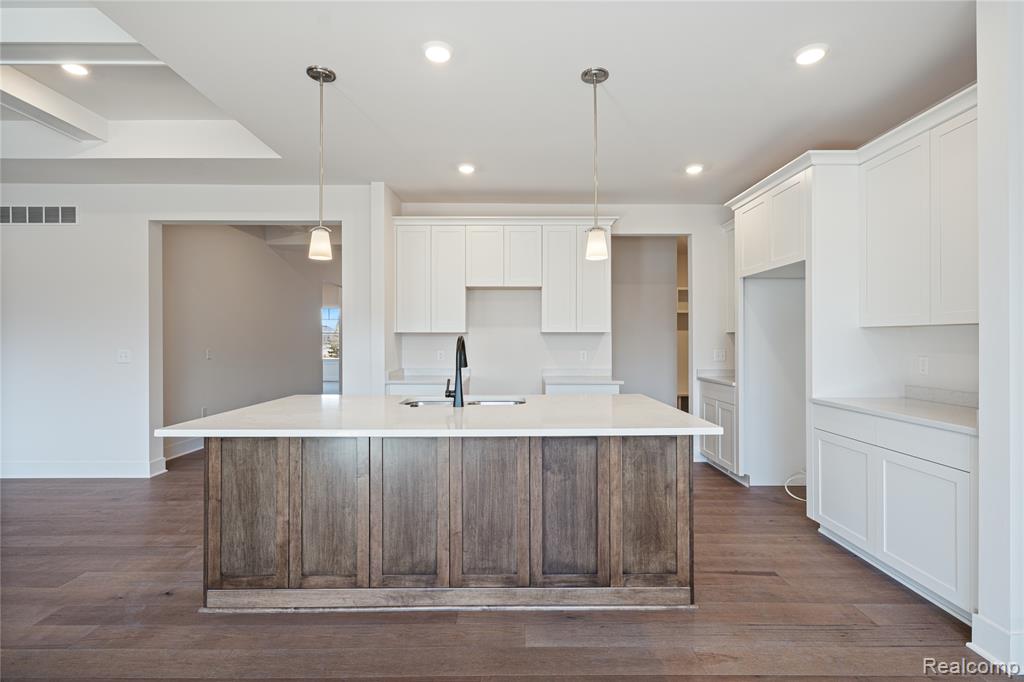 7110 Dryden Road Property Photo 16