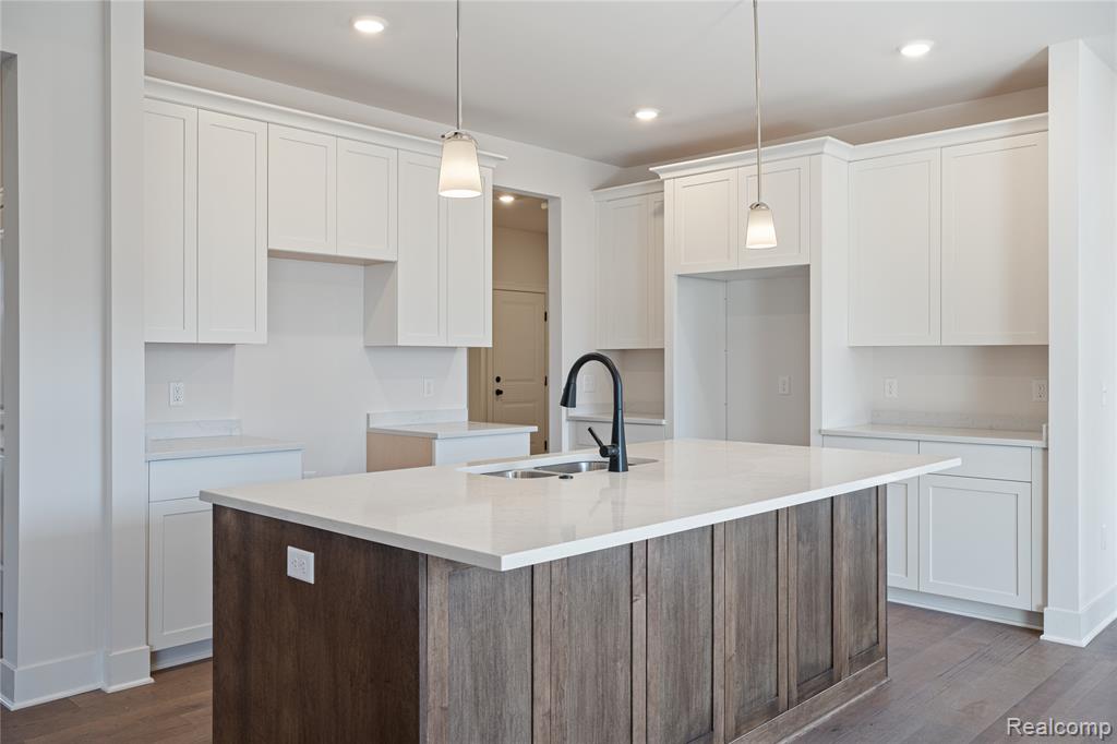 7110 Dryden Road Property Photo 17