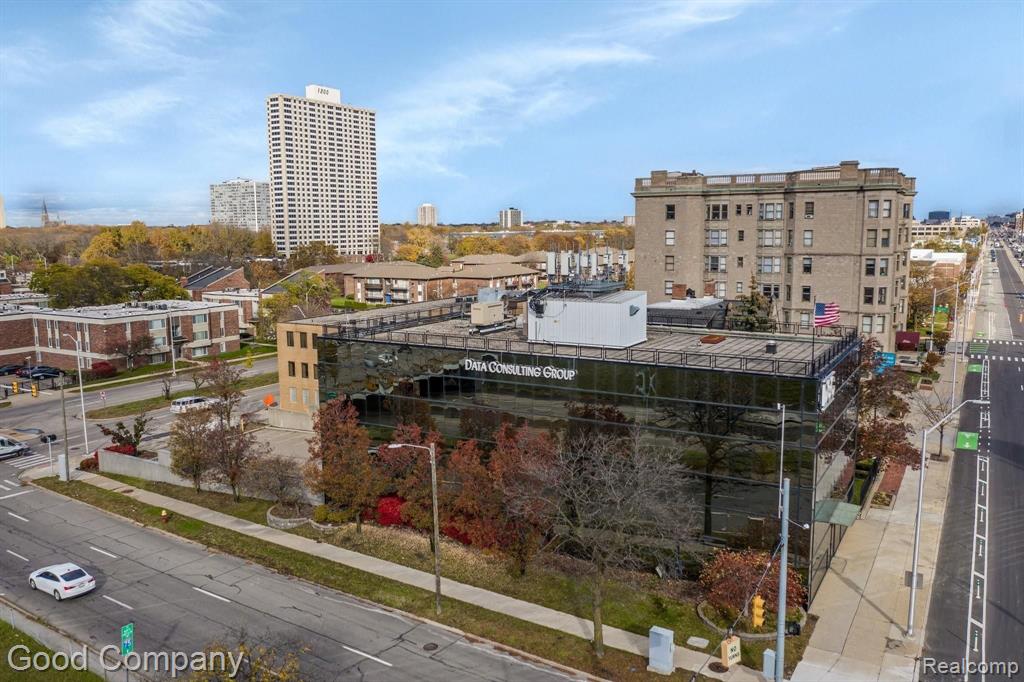 965 E Jefferson Avenue Property Photo 3
