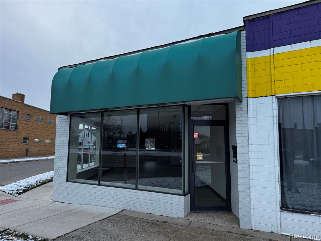 27333 Gratiot Avenue Property Photo 1