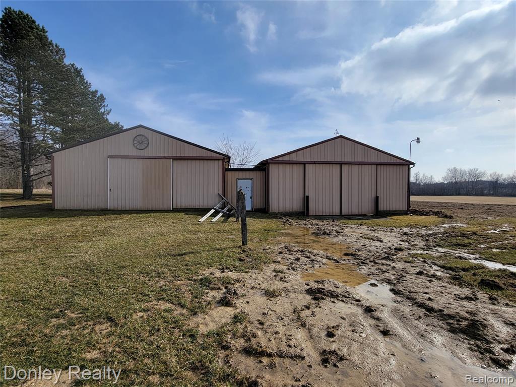6750 Lanway Road Property Photo 1