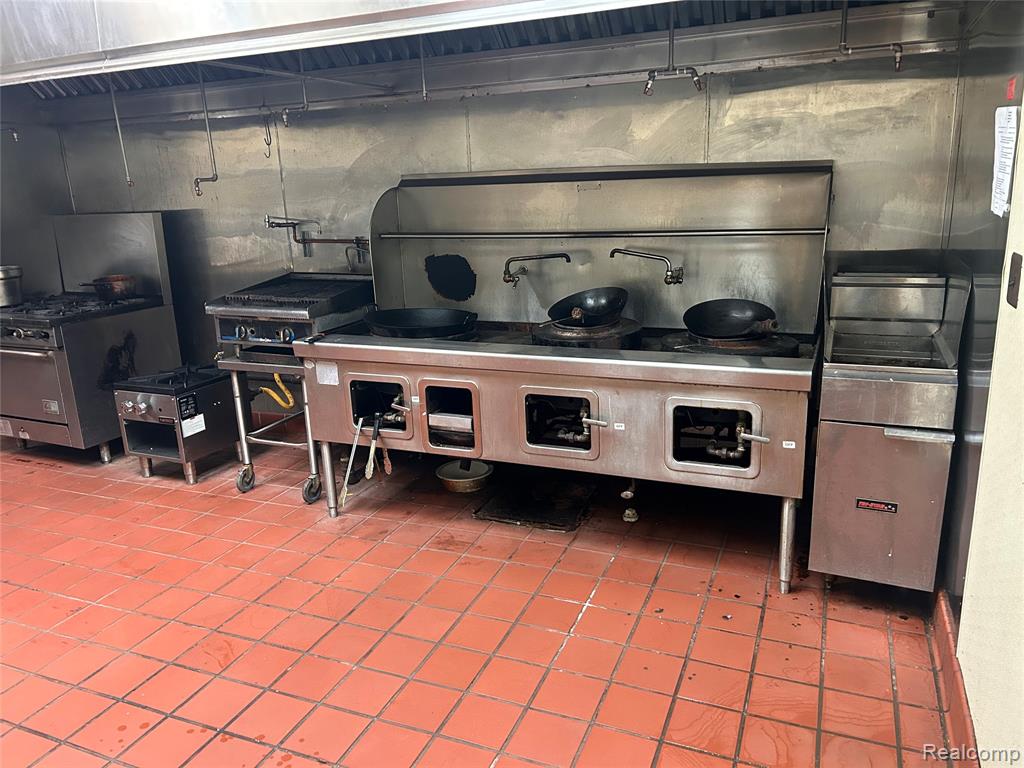 3854 E 13 Mile Road Property Photo 1