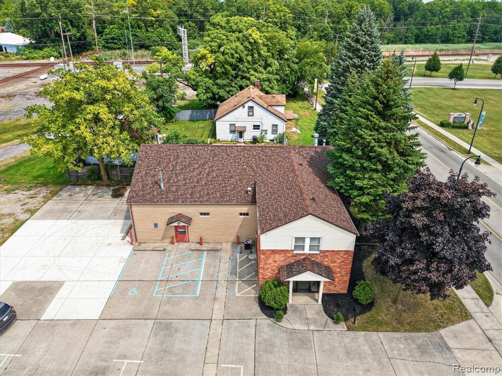 36050 Goddard Road Property Photo 6