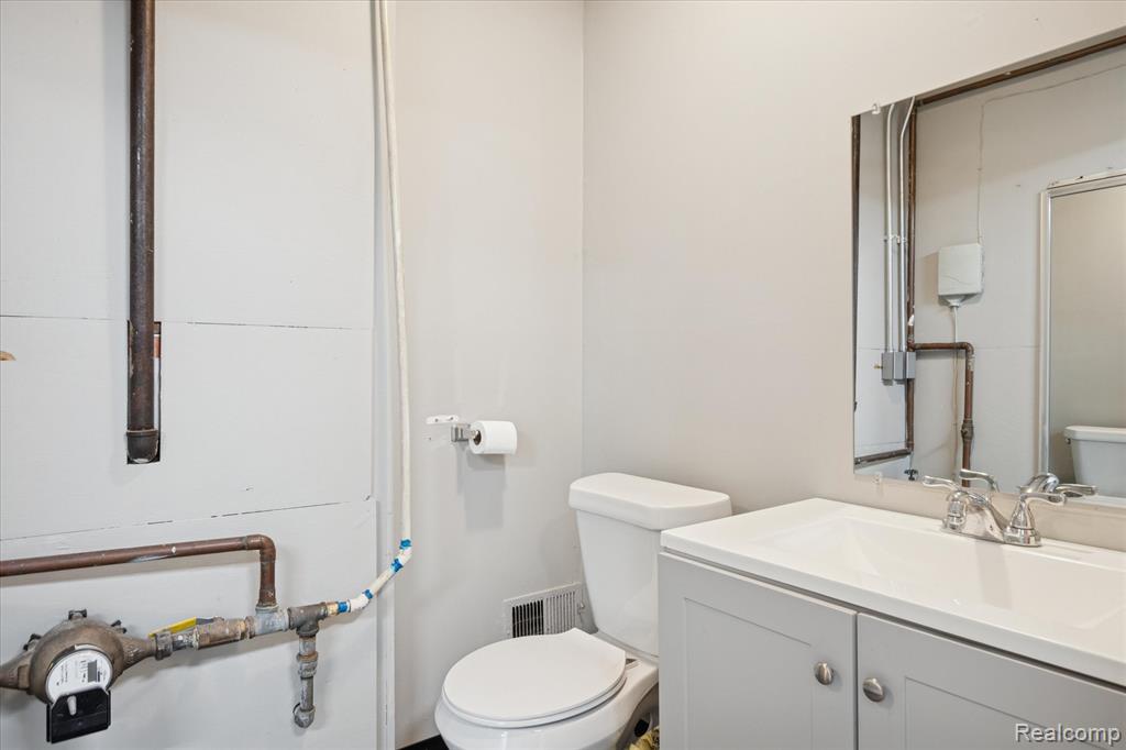 36050 Goddard Road Property Photo 15