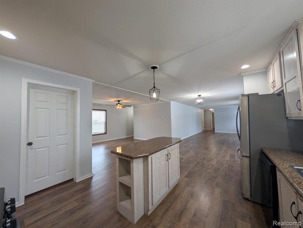 11045 Woodland Ridge Court Property Photo 6