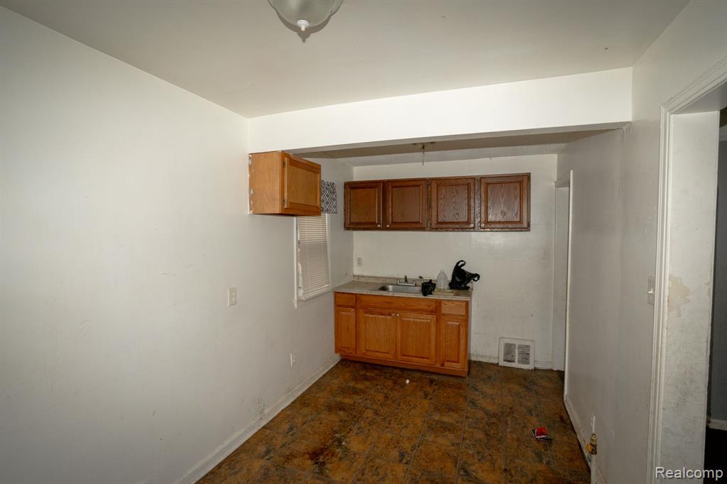 9262 Coyle Street Property Photo 6