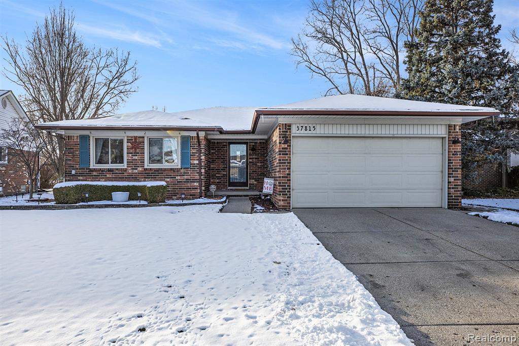 37815 Streamview Drive Property Photo 1