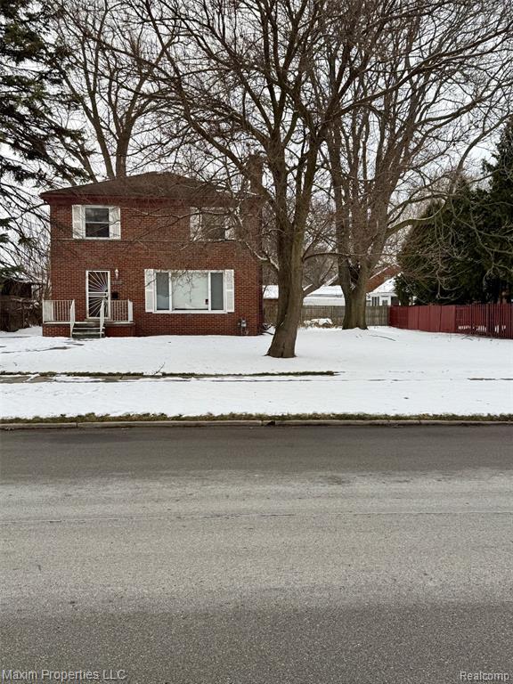 6240 W Outer Drive Property Photo 4