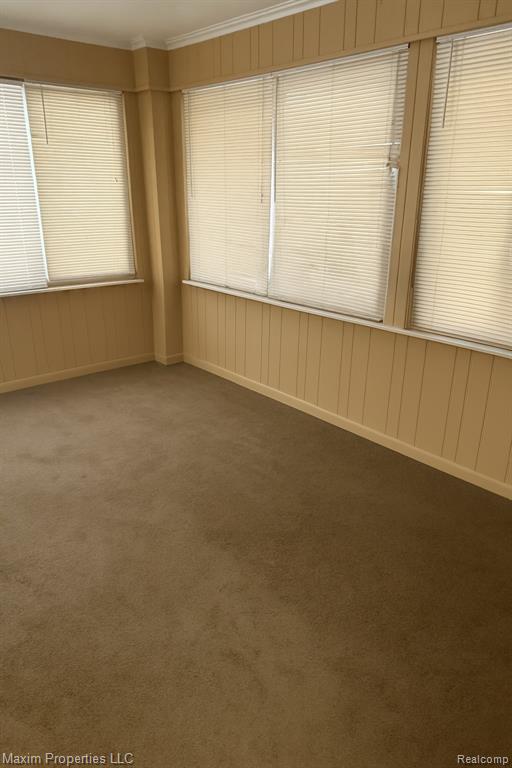 6240 W Outer Drive Property Photo 11