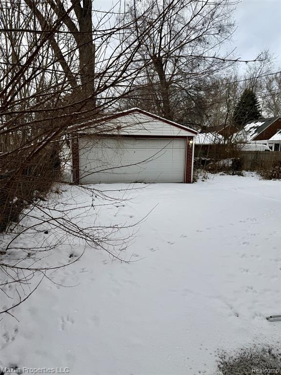 6240 W Outer Drive Property Photo 15