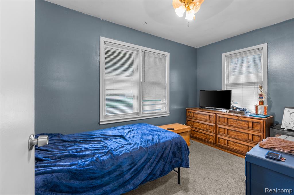 22355 Curie Avenue Property Photo 9