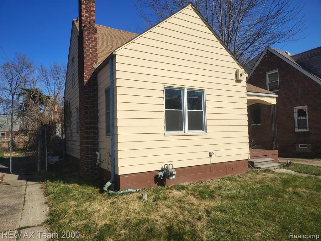 20200 Greeley Street Property Photo 3