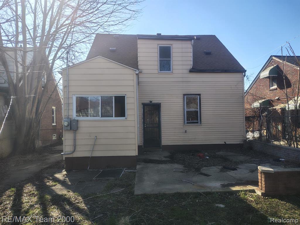 20200 Greeley Street Property Photo 4