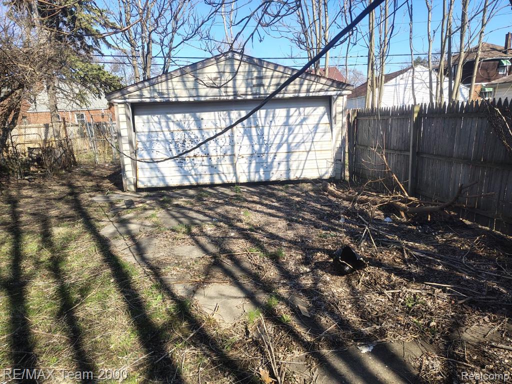 20200 Greeley Street Property Photo 5