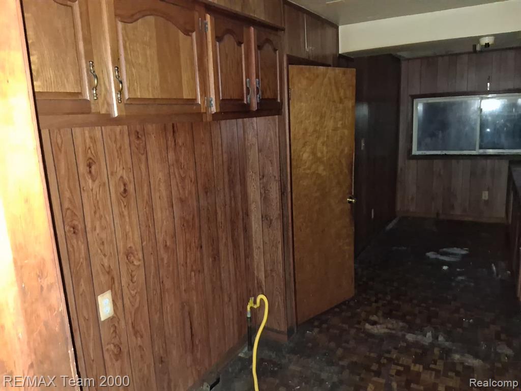 20200 Greeley Street Property Photo 7