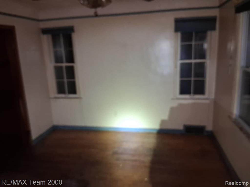20200 Greeley Street Property Photo 8