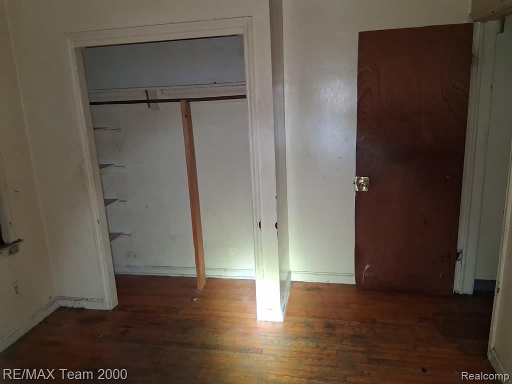 20200 Greeley Street Property Photo 11