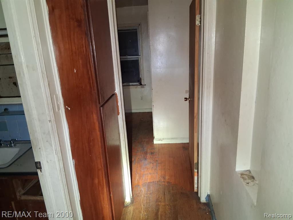 20200 Greeley Street Property Photo 13