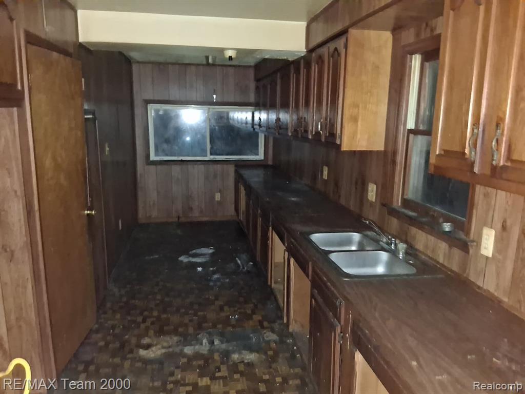20200 Greeley Street Property Photo 16