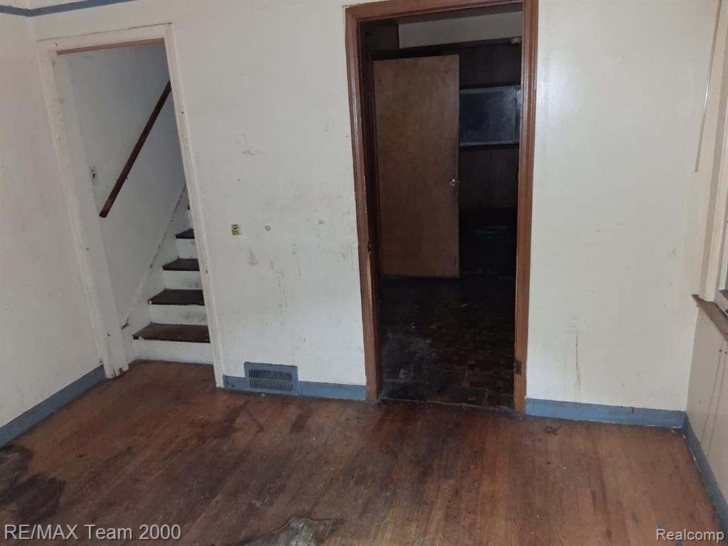 20200 Greeley Street Property Photo 20
