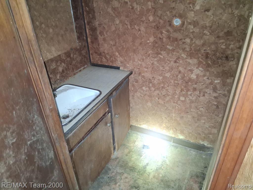 20200 Greeley Street Property Photo 27