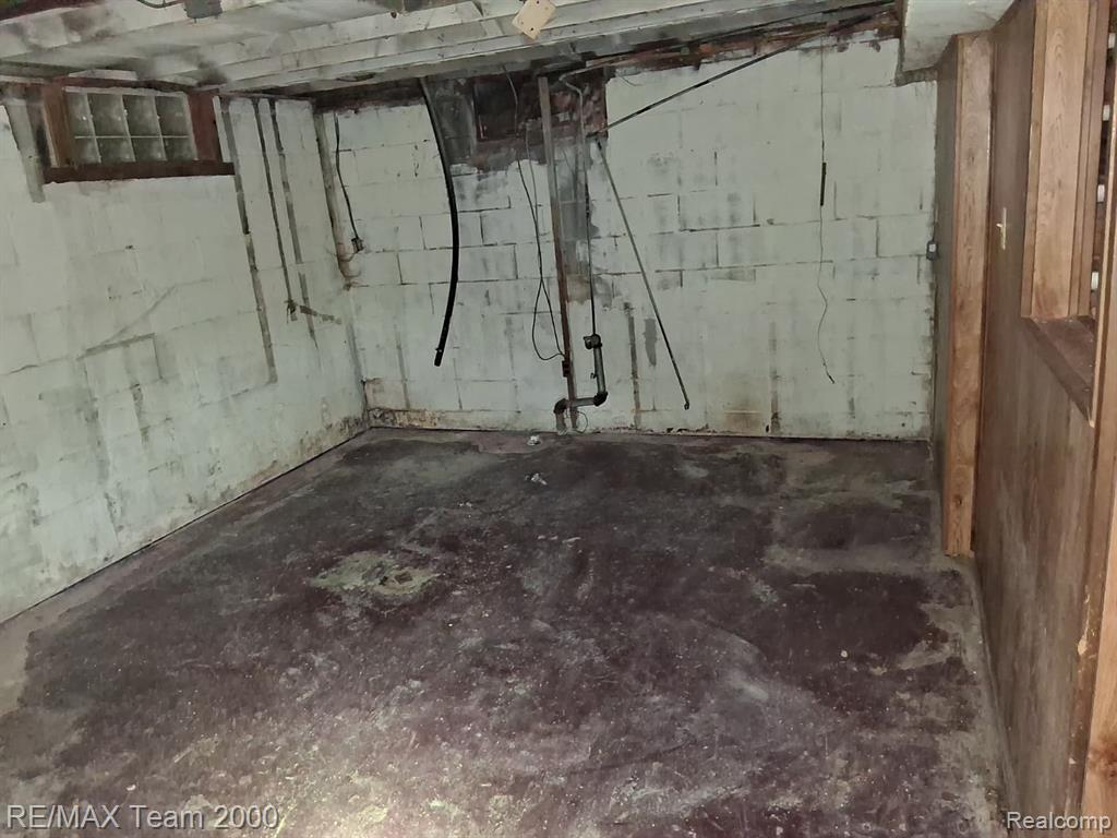 20200 Greeley Street Property Photo 29