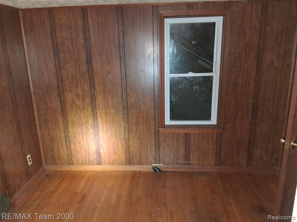 20200 Greeley Street Property Photo 33