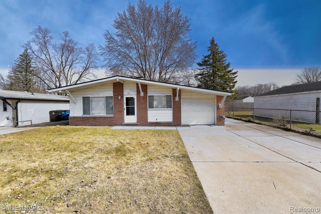 547 S Hawthorne Street Property Photo 3