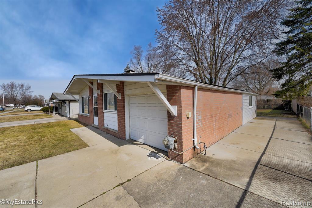 547 S Hawthorne Street Property Photo 5
